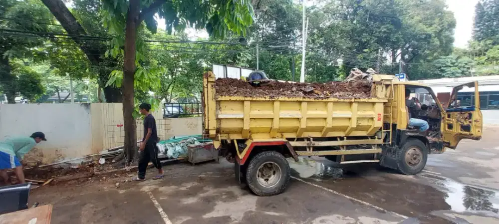 Jasa buang puing dan angkut sampah