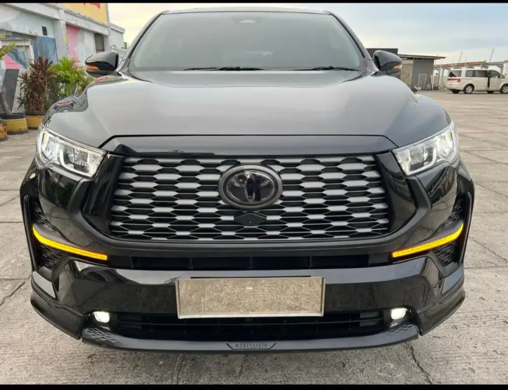 Toyota innova zenix 2.0 Q HV cvt modelista hybrid