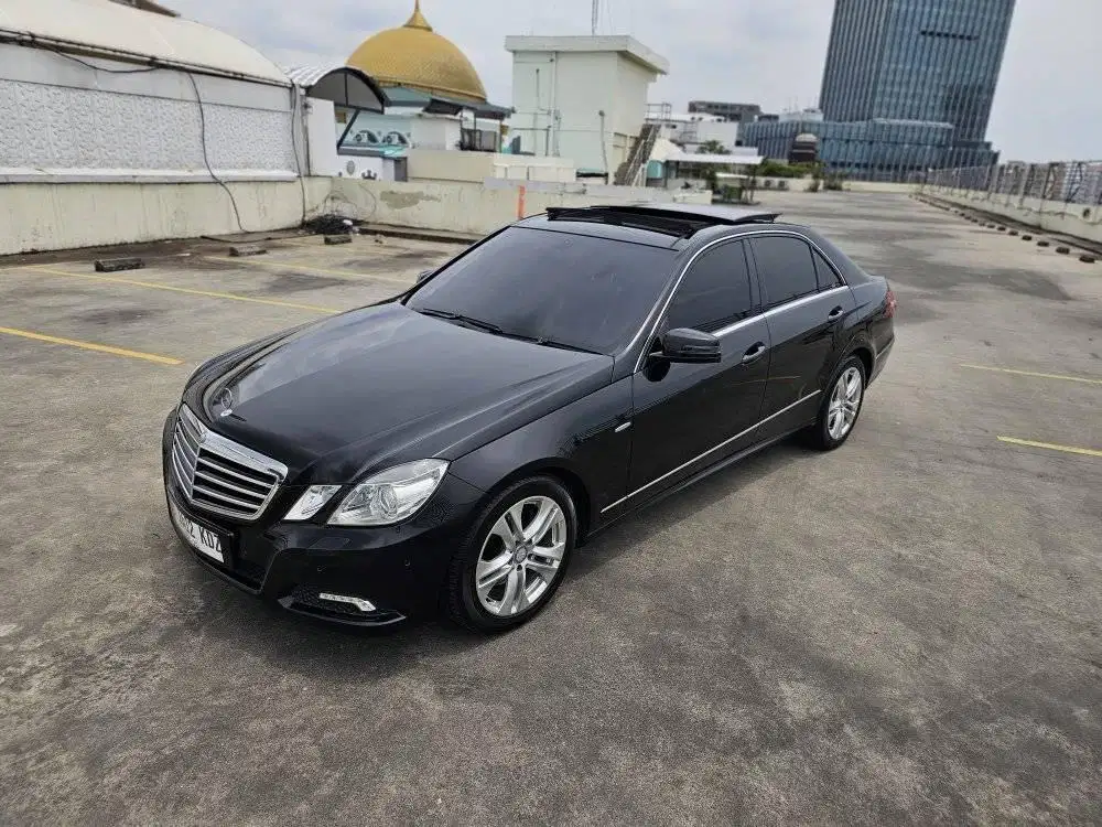Mercedes Benz E300 Avantgarde 2010/2011 istimewa