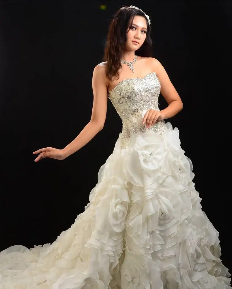 Dress pengantin second kondisi istimewa