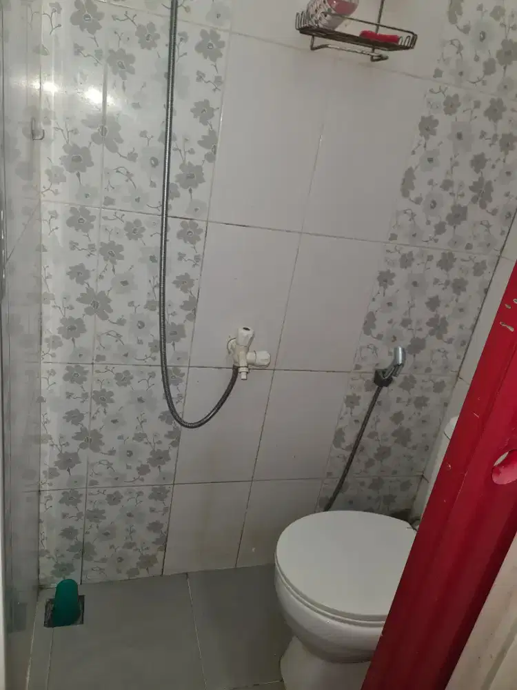 petakan furnis lengkap, masuk mobil, bebas banjir, free wifi dan minum