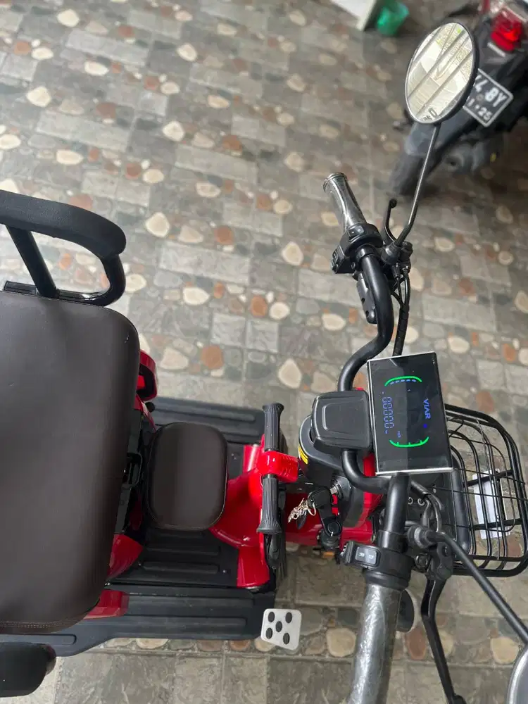 Motor listrik viar er 1 like new seperti baru (jual cepat)