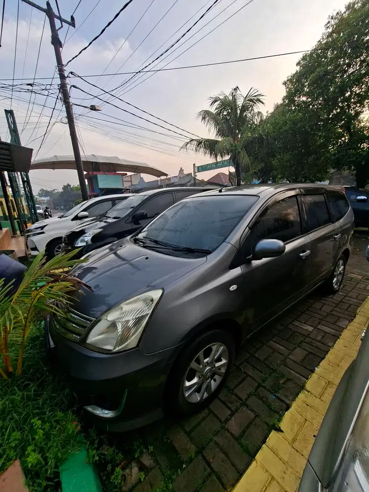 Nissan Grand livina 2013 Bensin