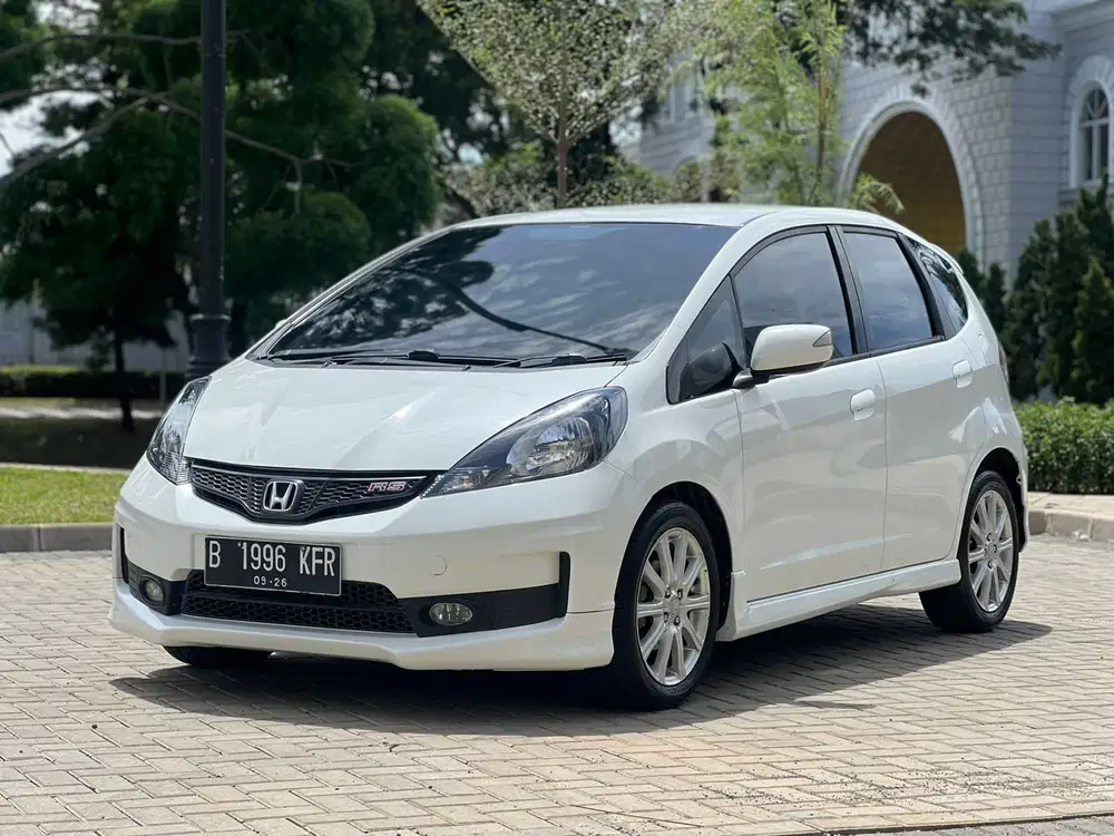 HONDA JAZZ 1.5 RS AT 2013 KONDISI TERAWAT & SUPER MULUS