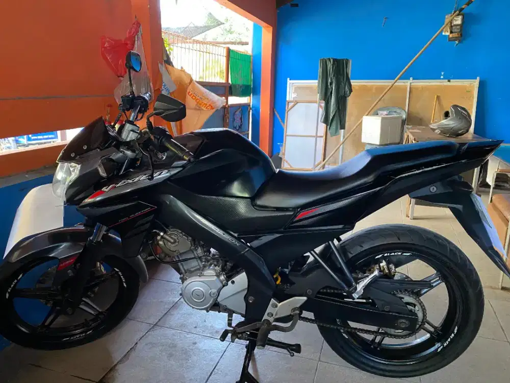 Jual Vixion Hitam