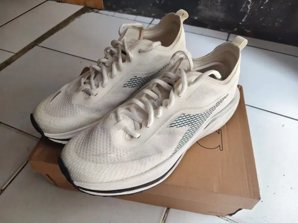 Sepatu running Diadora size 43/27.5cm