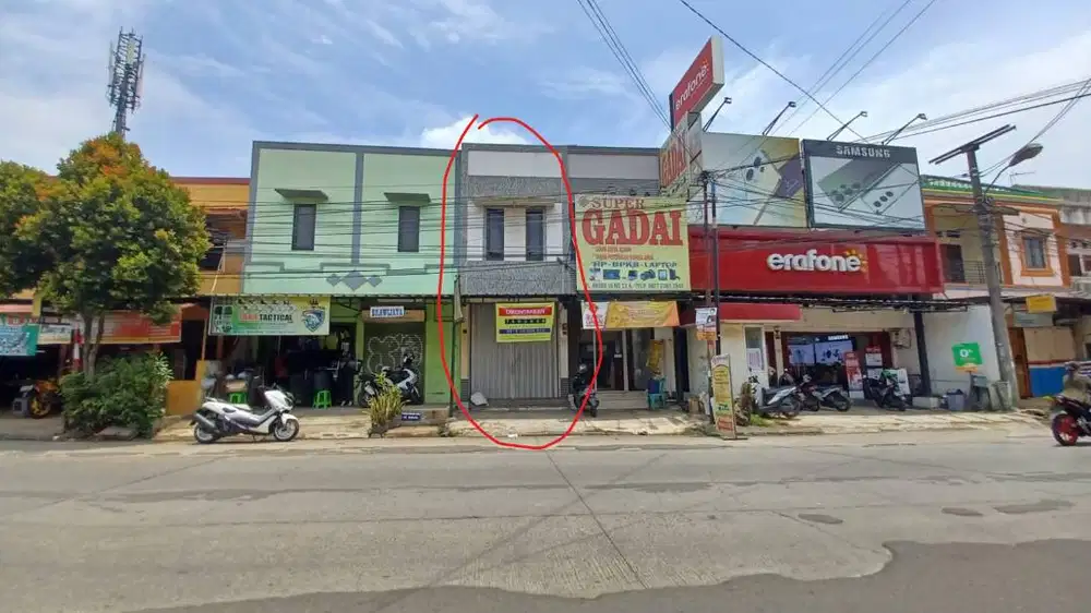 Ruko 3 Lantai Lokasi Ramai dan Komersil samping Erafone