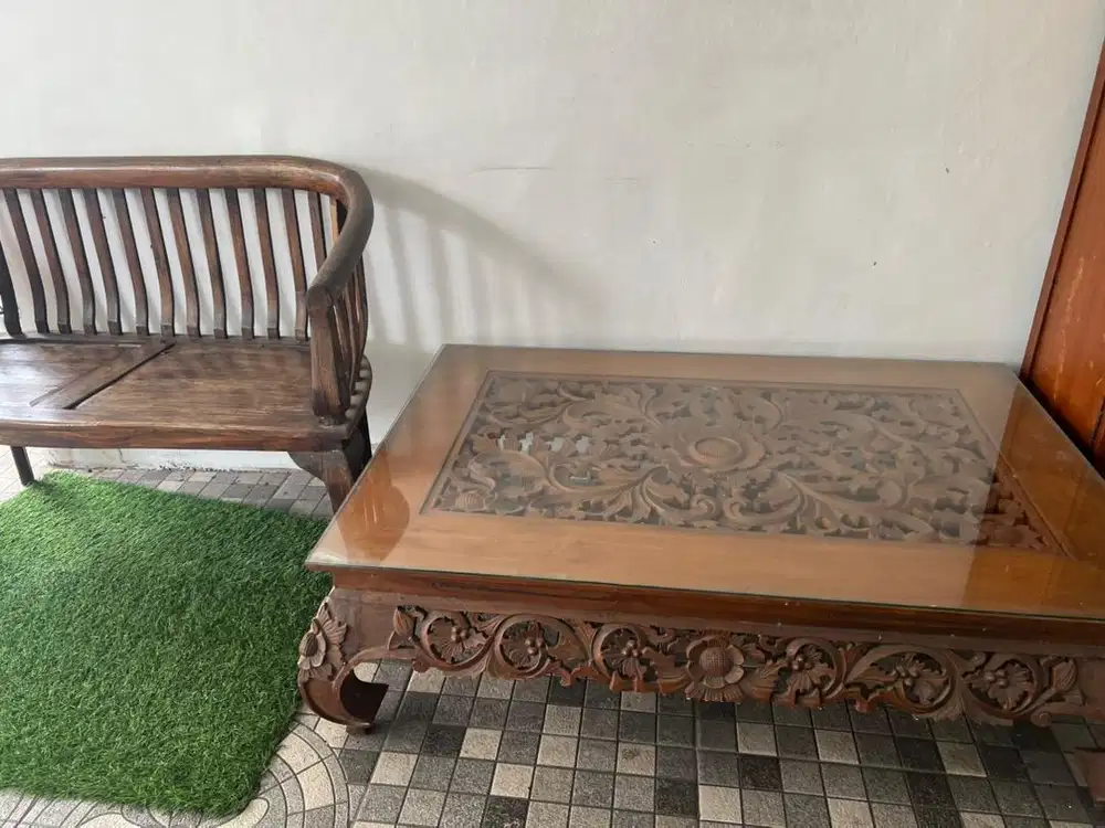 Meja cantik full ukiran