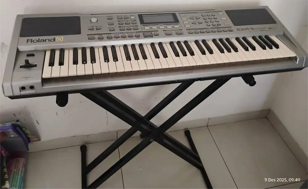 Keyboard Roland EXR 5