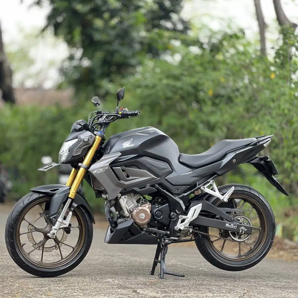 HONDA NEW CB 150R HITAM 2022 KM LOW PAJAK PANJANG SIAP GASPOL