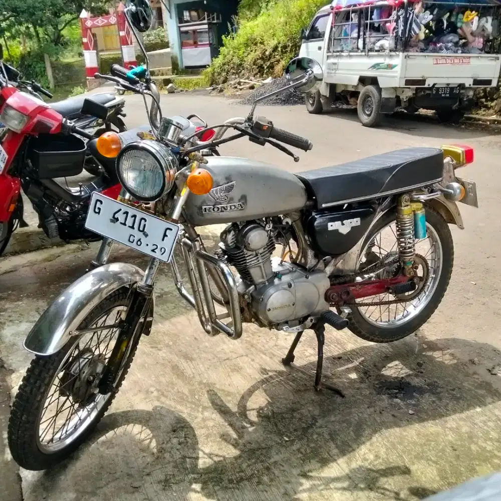 CB100 tahun 1974