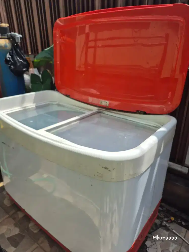 Freezer kaca sliding door kap 330 L haier segel pabrik built up