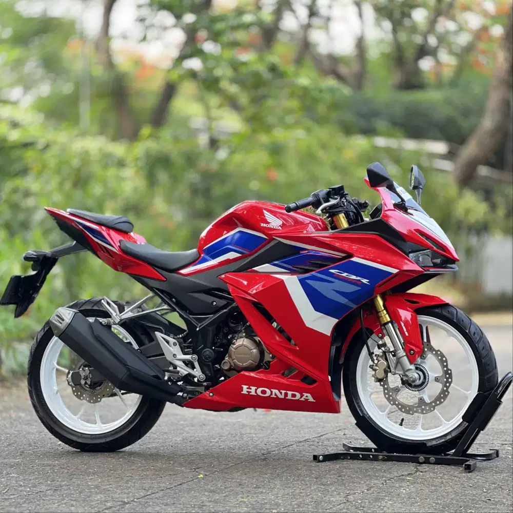 HONDA NEW CBR 150R ABS TRICOLOR 2023 KM 2K PAJAK PANJANG MULUS