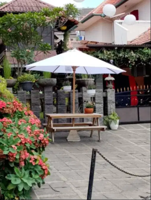 RUMAH YG ASRI DAN BERSIH DIKONTRAKAN TAHUNAN CIGADUNG DAGO BANDUNG