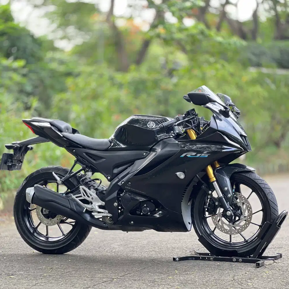 YAMAHA YZF R15 V4 2022 HITAM KM 10K PAJAK PANJANG SUPER MULUS