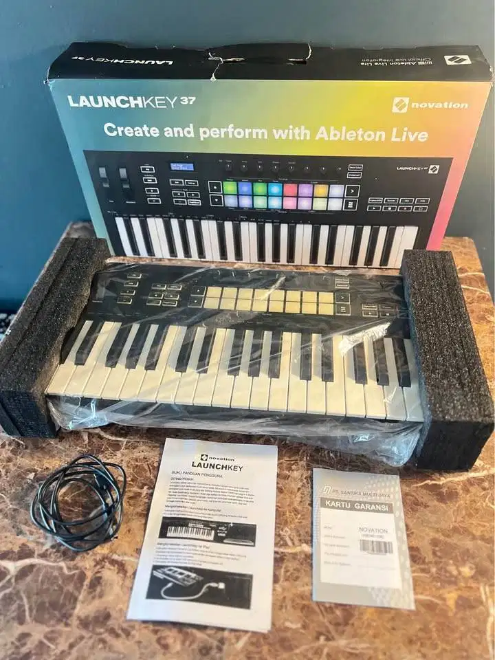 Novation Launchkey 37 MK3 Fullset