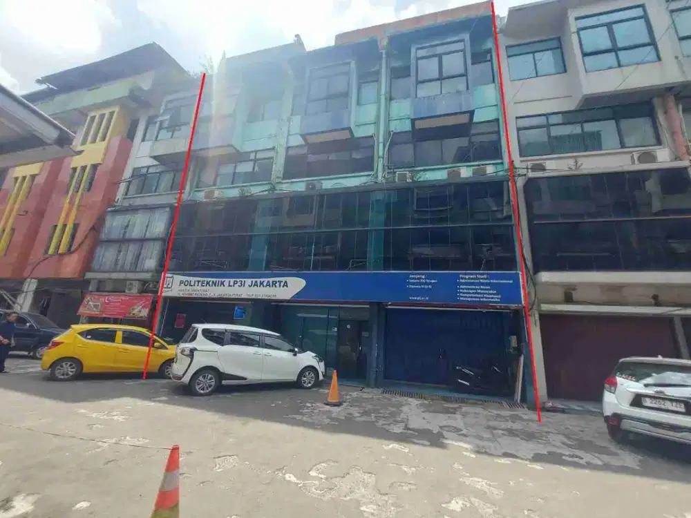 3 Ruko Gandeng Komersil Komp Ruko Centra Kramat Raya Senen Jakarta Pusat-