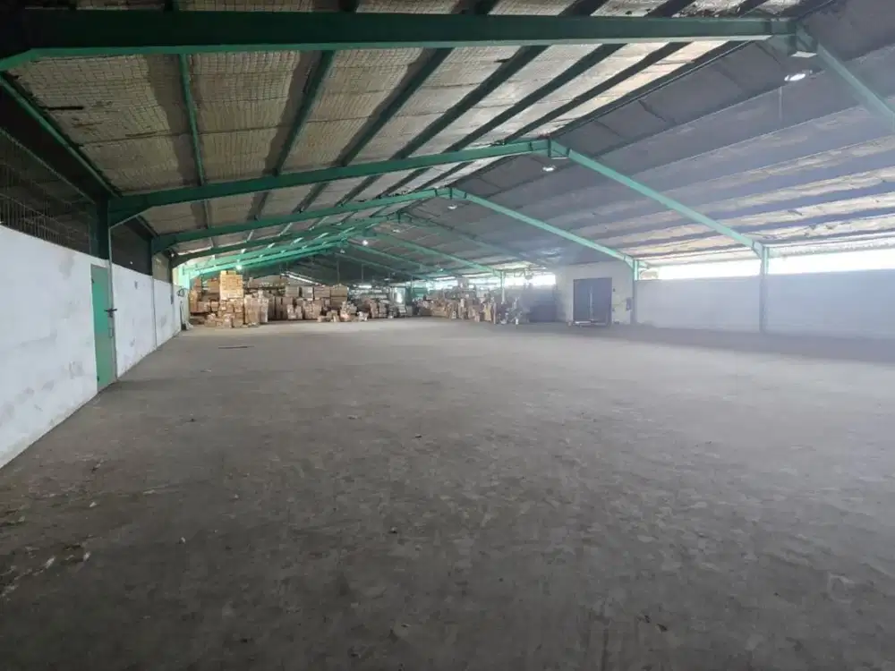Gudang pabrik Kapuk Kamal luas 1300 m, masuk kontainer
