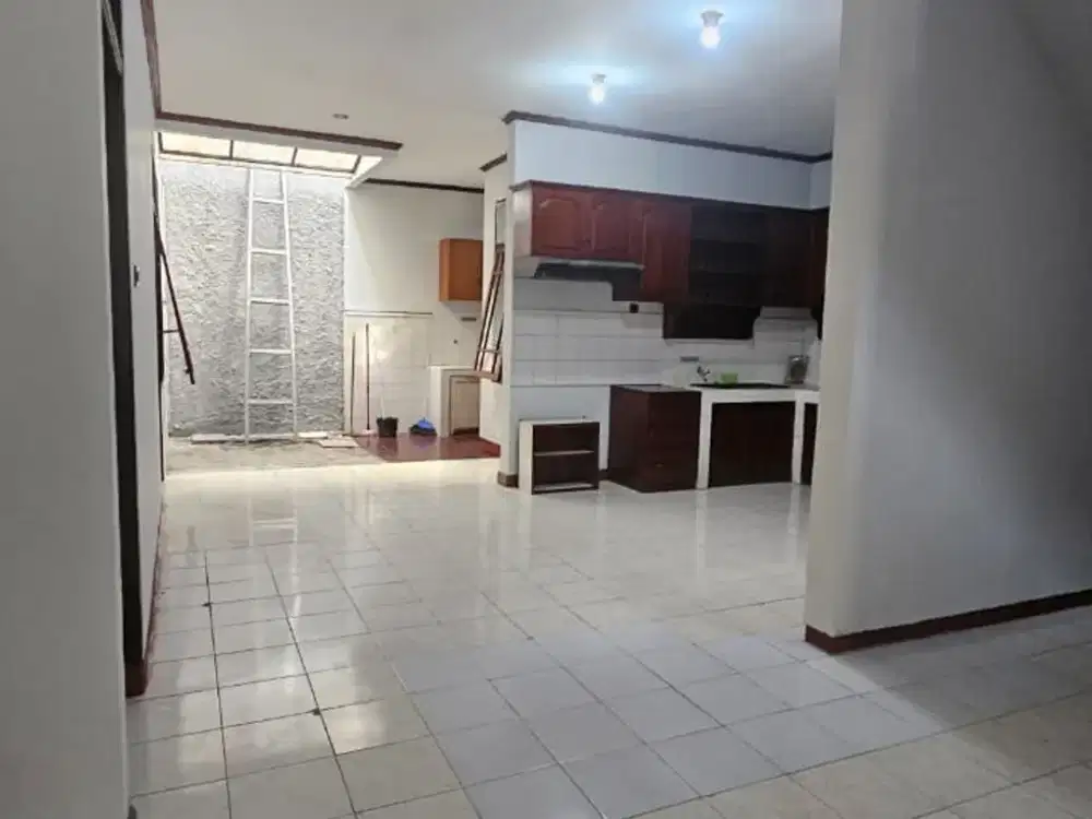 Di Jual dan Di Sewa Rumah Jl Puter Bintaro Jaya Sektor 5 dekat ke STAN Tangerang selatan