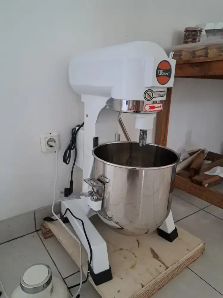 Mixer Adonan (10 Liter)