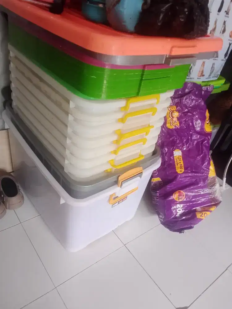 Box besar bekas 10 buah