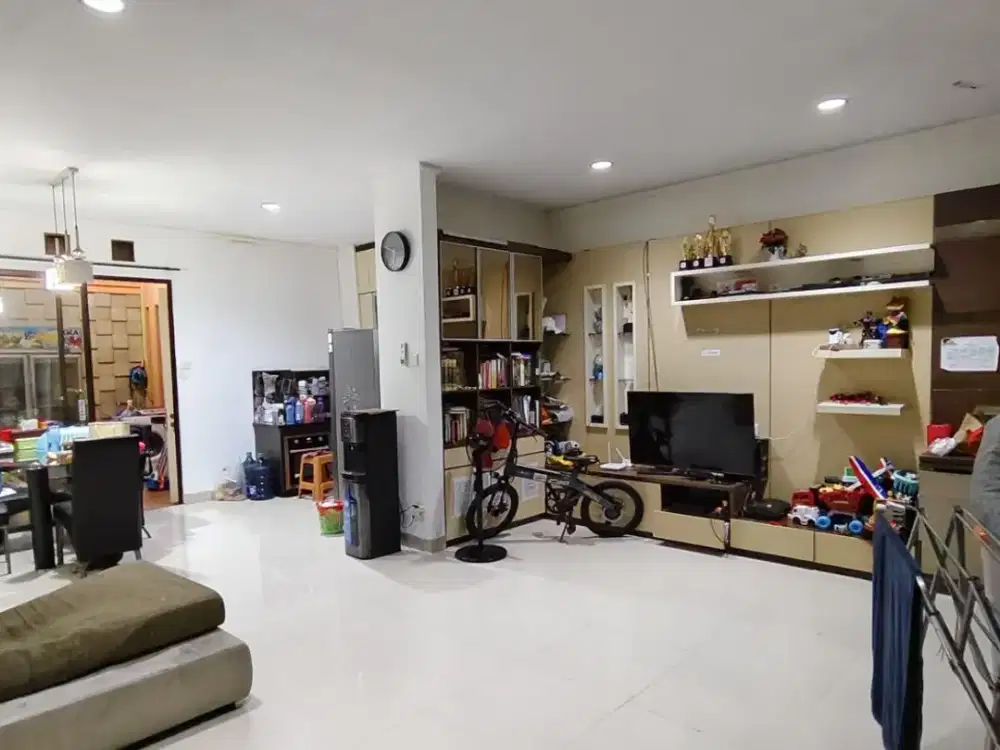 DI JUAL RUMAH DI SEVILLA BSD