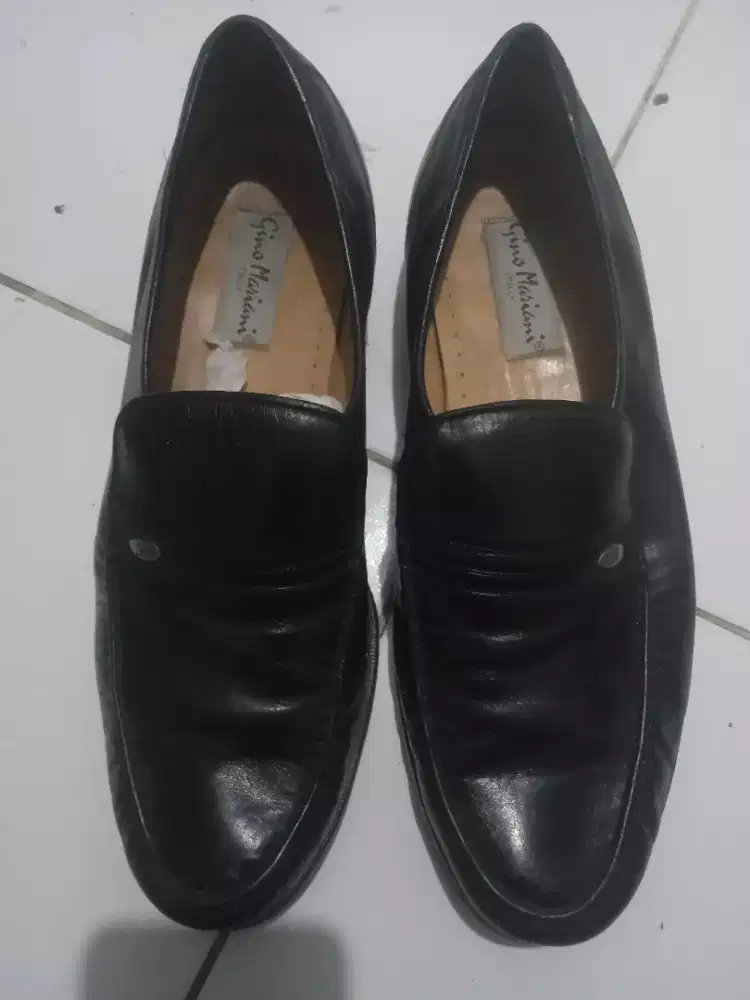 Jual aja ni sepatu merek Gino Mariani Italy original asli cewek cowok