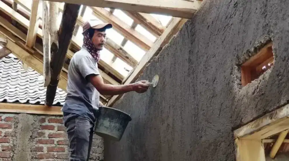 Tukang Bangunan Harian Borongan Rajin