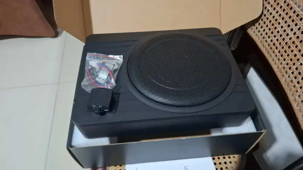 sub woofer aktif 10 inci