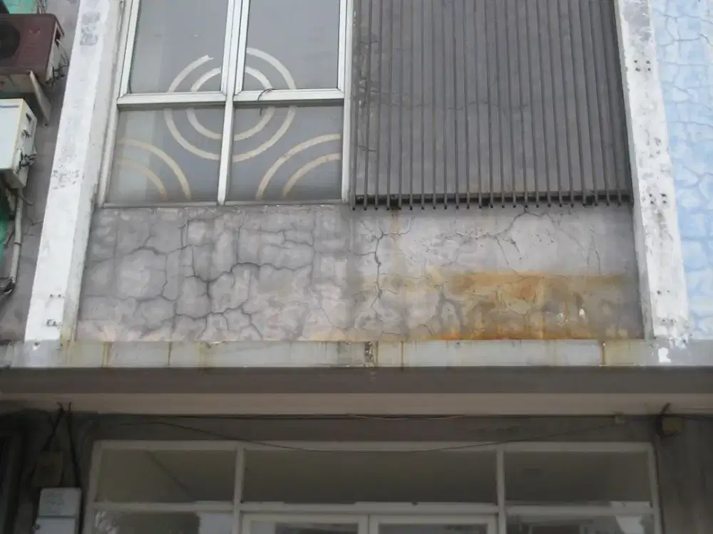 Ruko Glaze 2 A, Gading Serpong, Tangerang.