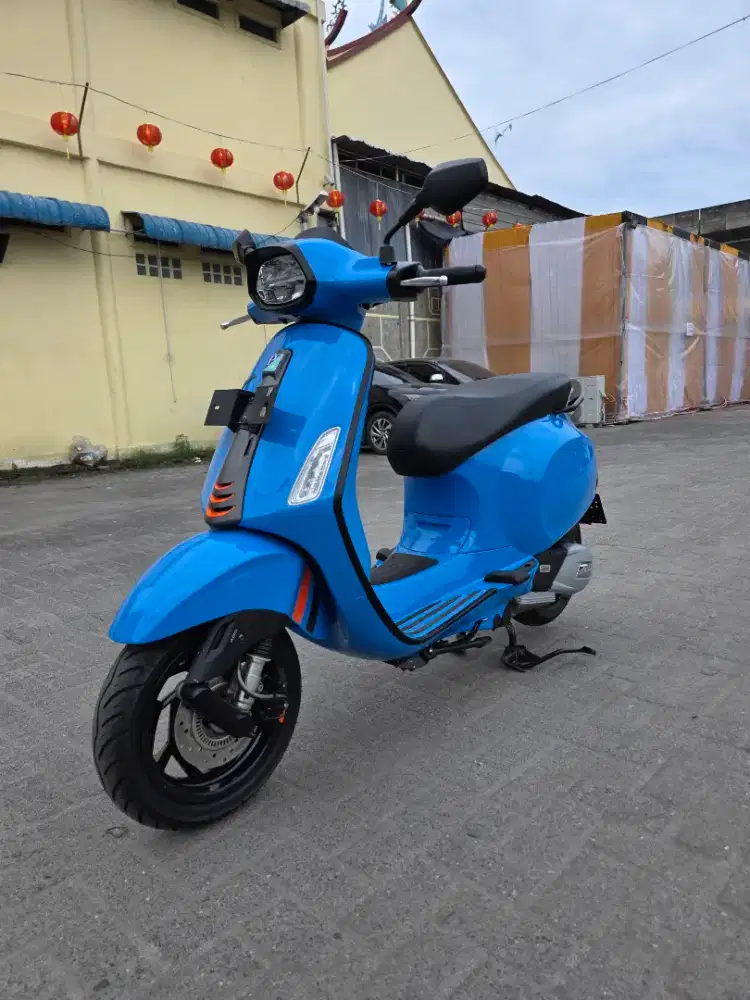 Piaggio Vespa Sprint S biru 2024