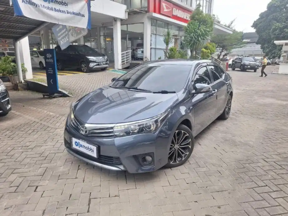 LOW DP Toyota Corolla Altis 1.8 V Bensin-AT 2014 FBM