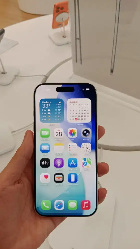 Iphone 17 pro max silver