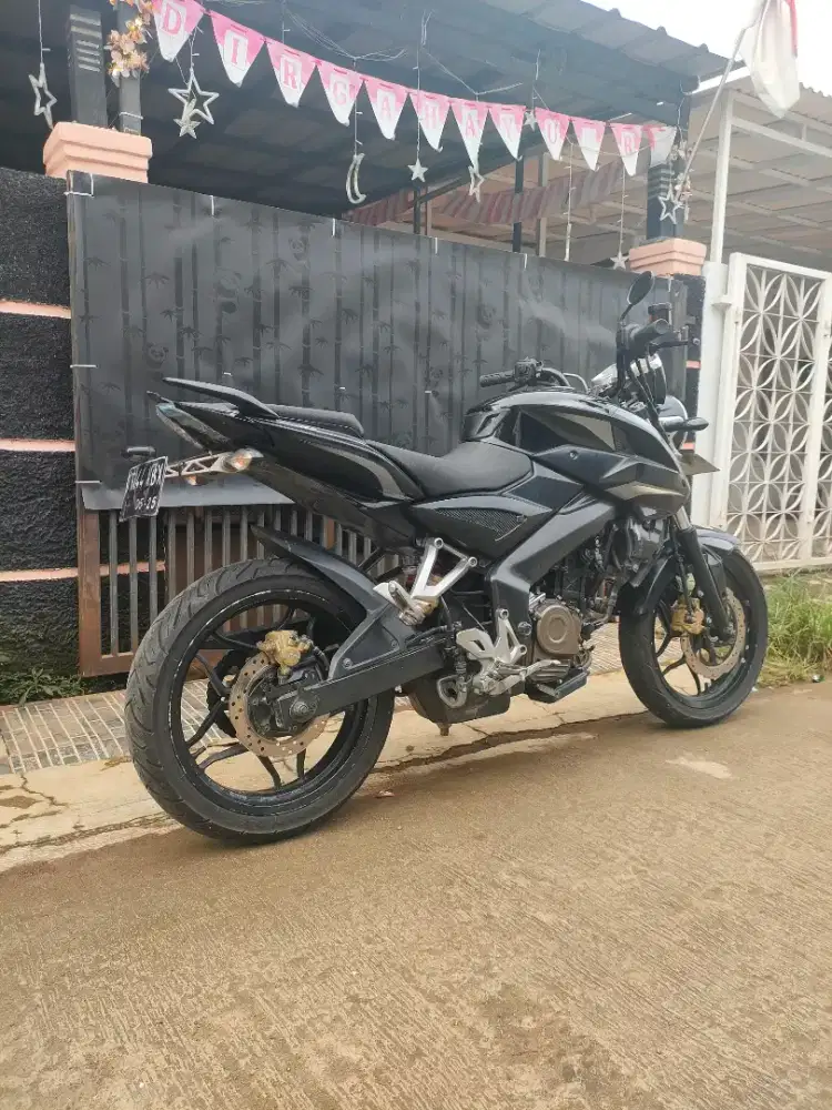 kawasaki bajaj 200ns