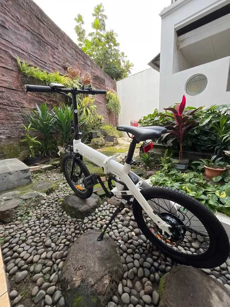 Sepeda listrik lipat HIMO Z20 masih NEGO