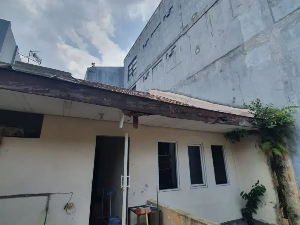 Dijual Rumah di pusat kota bandung jalan merdeka Citarum Riau Dago Bandung