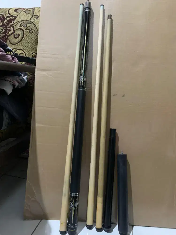 Yang lagi cari stik billiard, langsung angkut semua, yang minat
