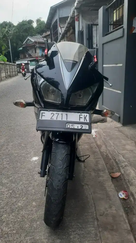 Honda CBR 150 R 2015