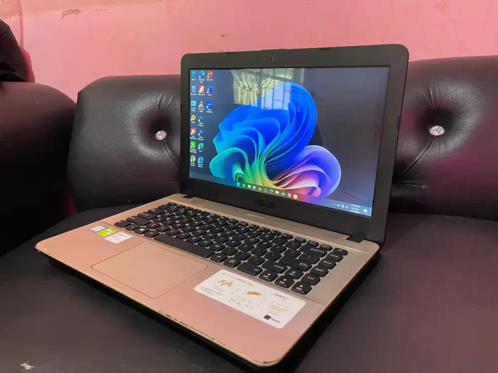 Jual beli laptop bekas atau macbook matitotal atau rusak