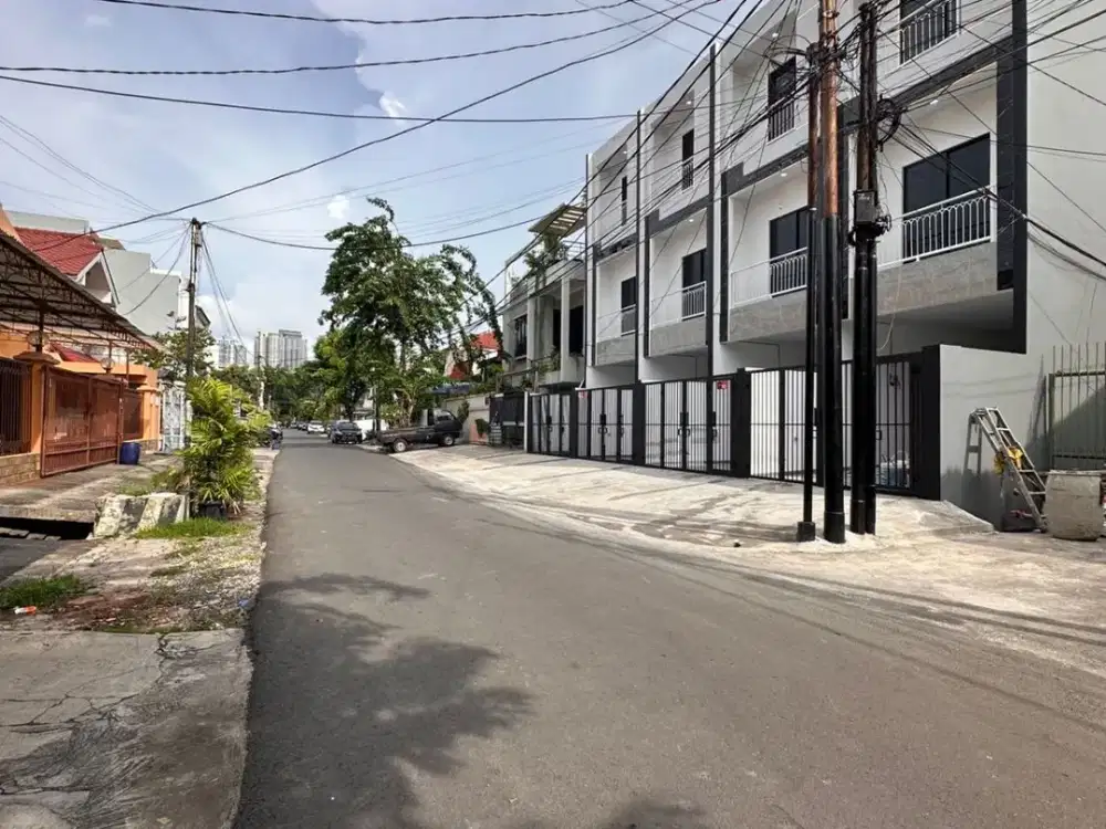 DIJUAL Unit Eksklusif – Hanya 4 Unit! RUMAH 3 LANTAI – TANJUNG DUREN, JAKARTA BARAT
