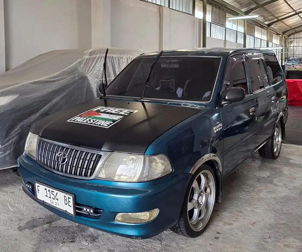 Toyota Kijang 2004 Bensin