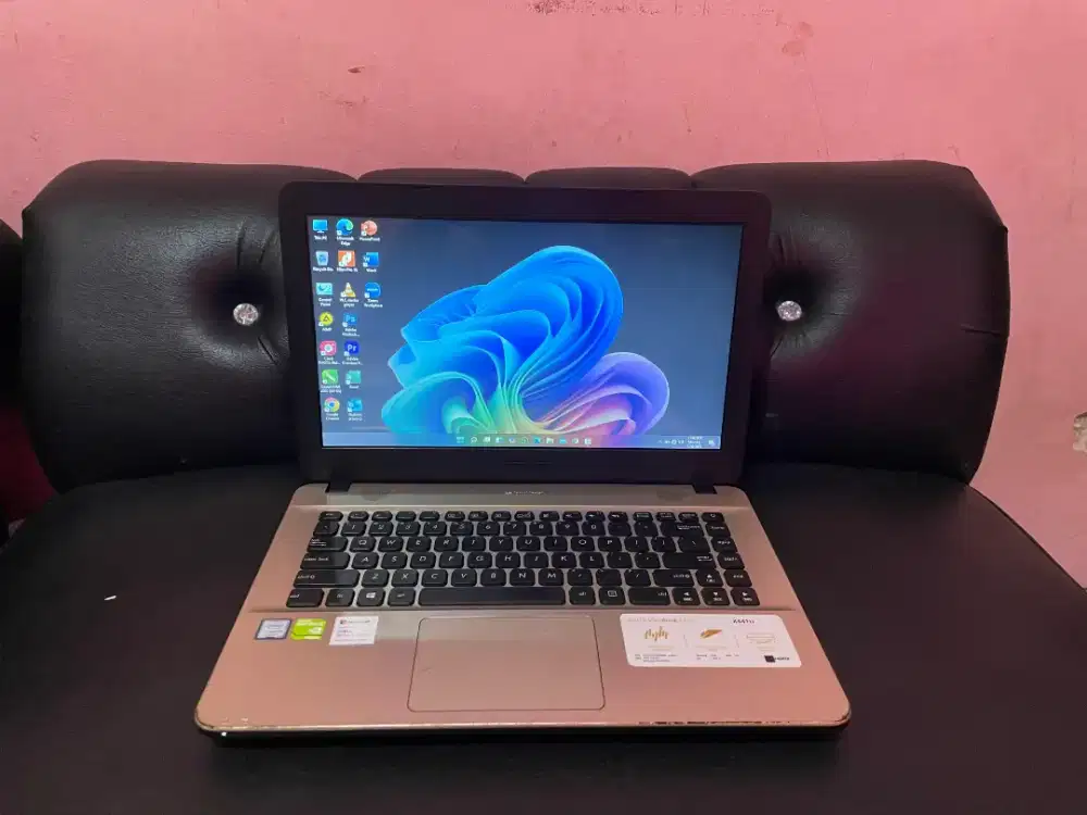 Jual beli laptop bekas atau macbook matitotal atau rusak