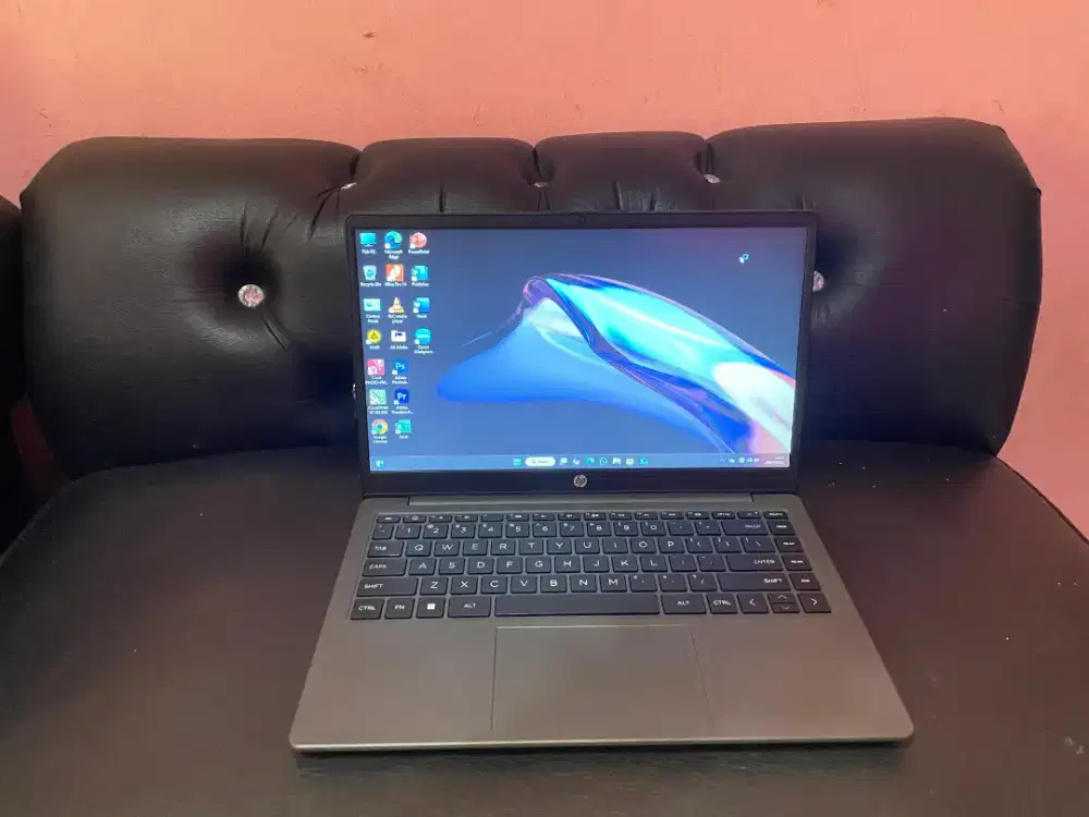 Jual beli laptop bekas atau macbook matitotal atau rusak