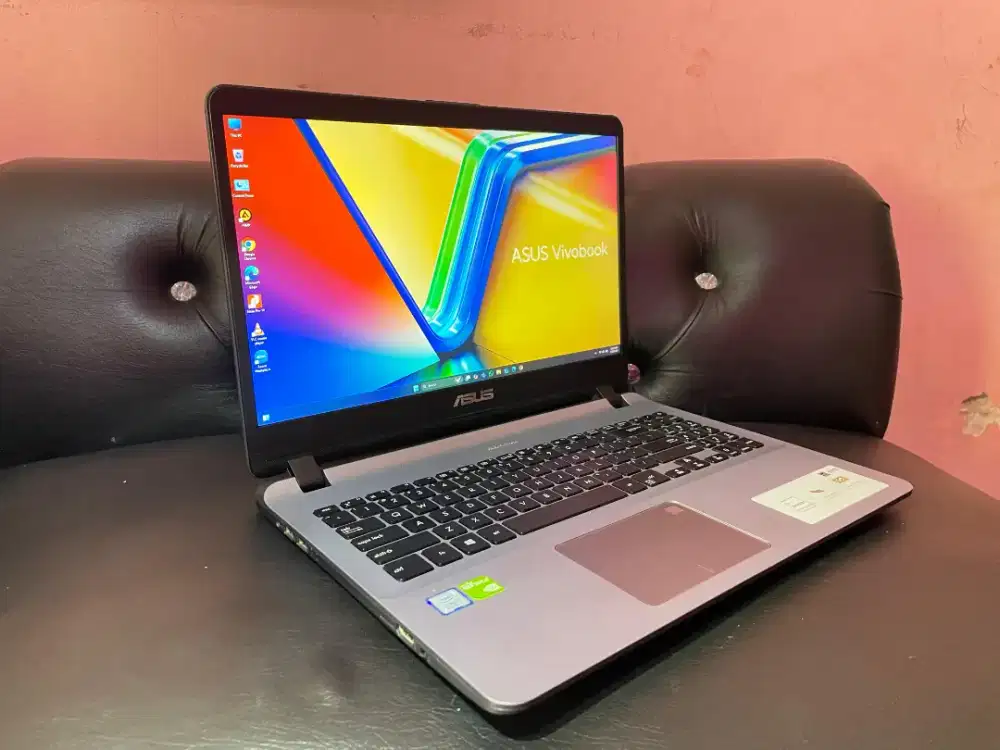 Jual beli laptop bekas atau macbook matitotal atau rusak