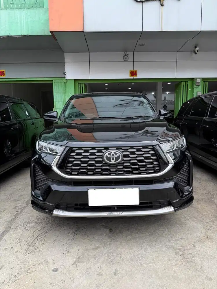 Innova Zenix V Hybrid 2024