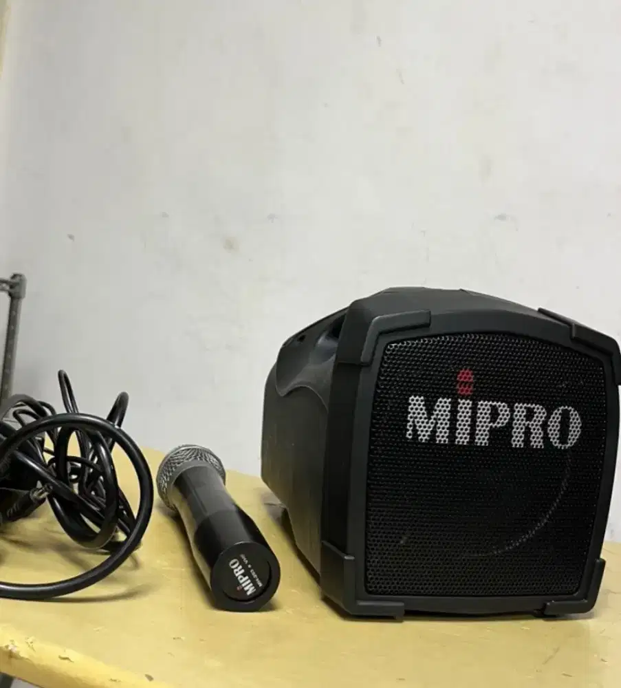Mipro MA-101 Portable Wireless PA System Sistem