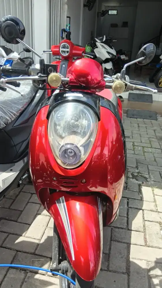 Scoopy 2011 Karbu