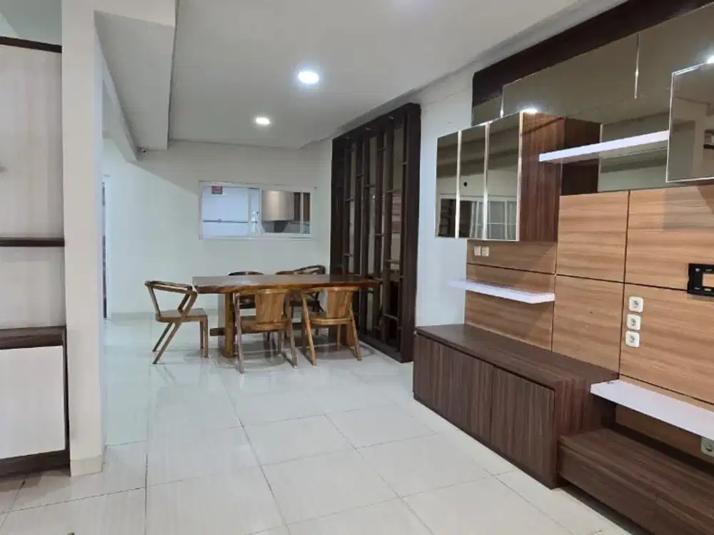 Dijual Rumah Cantik & Siap Huni di Serenade Lake Gading Serpong