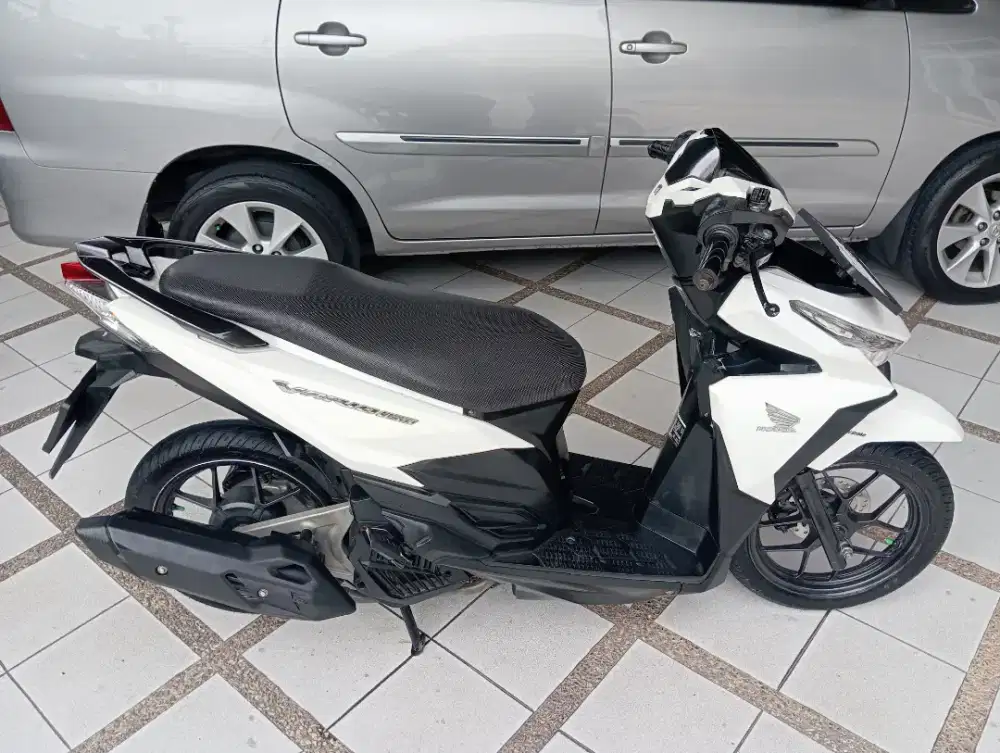 Vario 150 putih