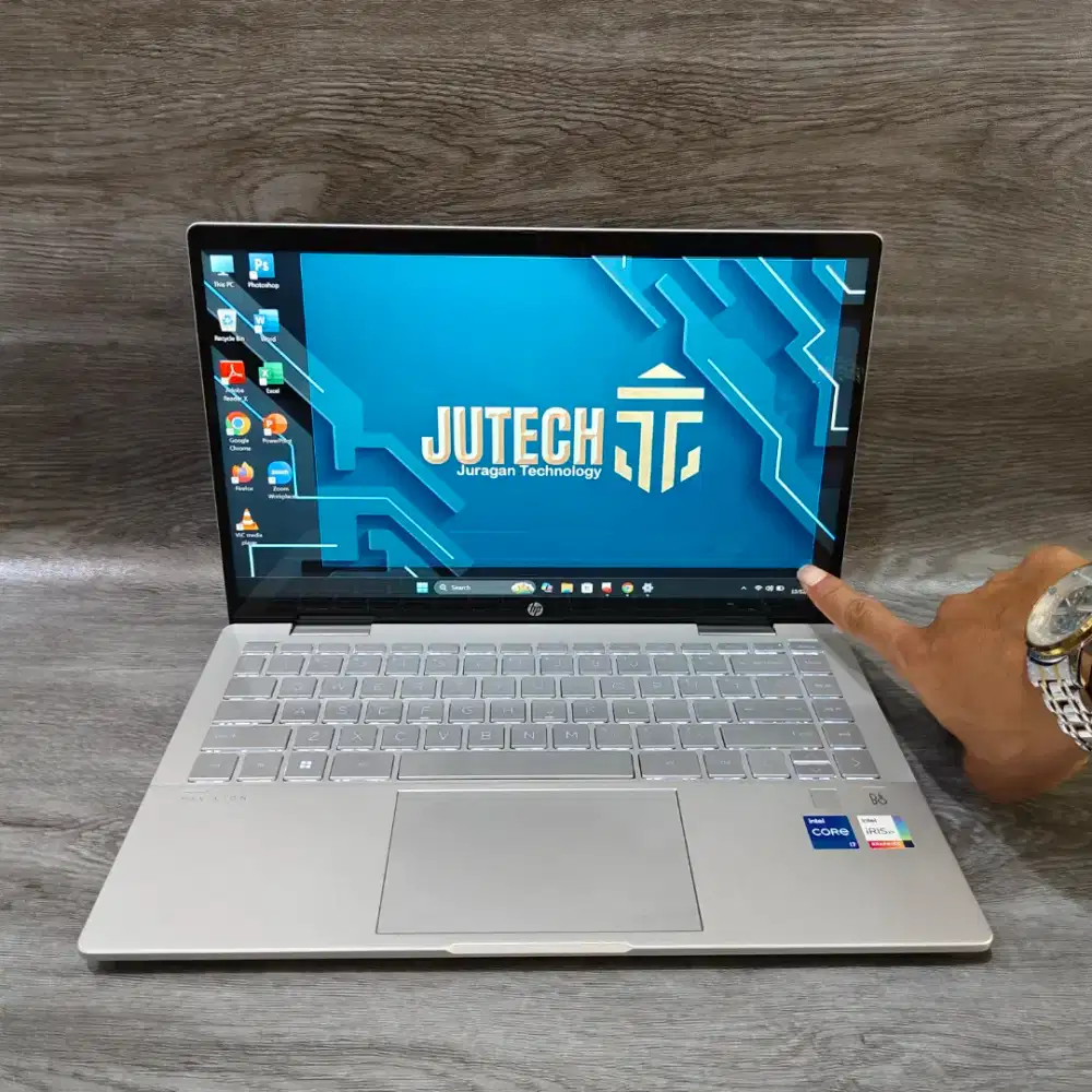 2iN1 Laptop Hp Pavilion 14-ek0116TU Slim Core i7 Gen12 Touchscreen + L